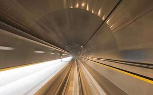  Bahn frei. Der Gotthard-Basistunnel ist mit 57 Kilometern der längste Eisenbahntunnel der Welt.